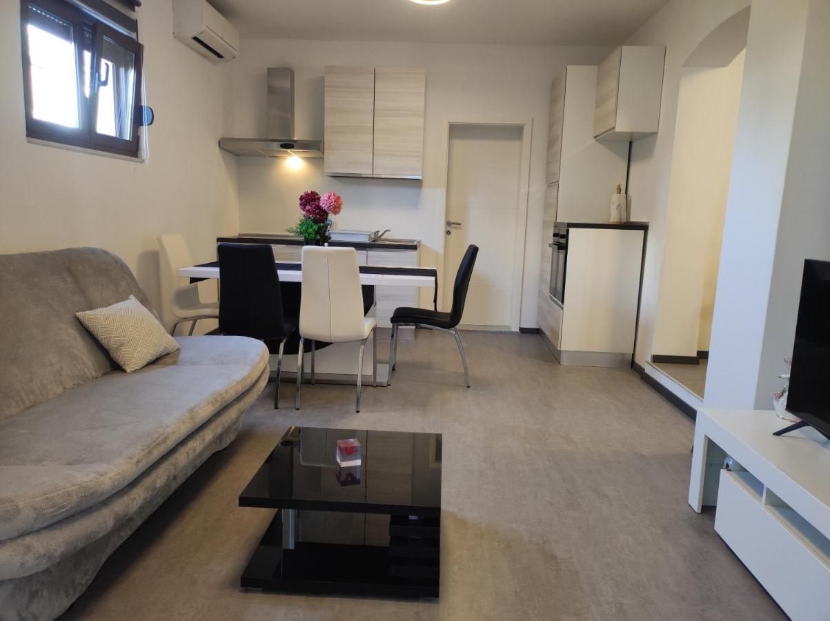 Viktor Rooms&Apartments Rovinj Buitenkant foto