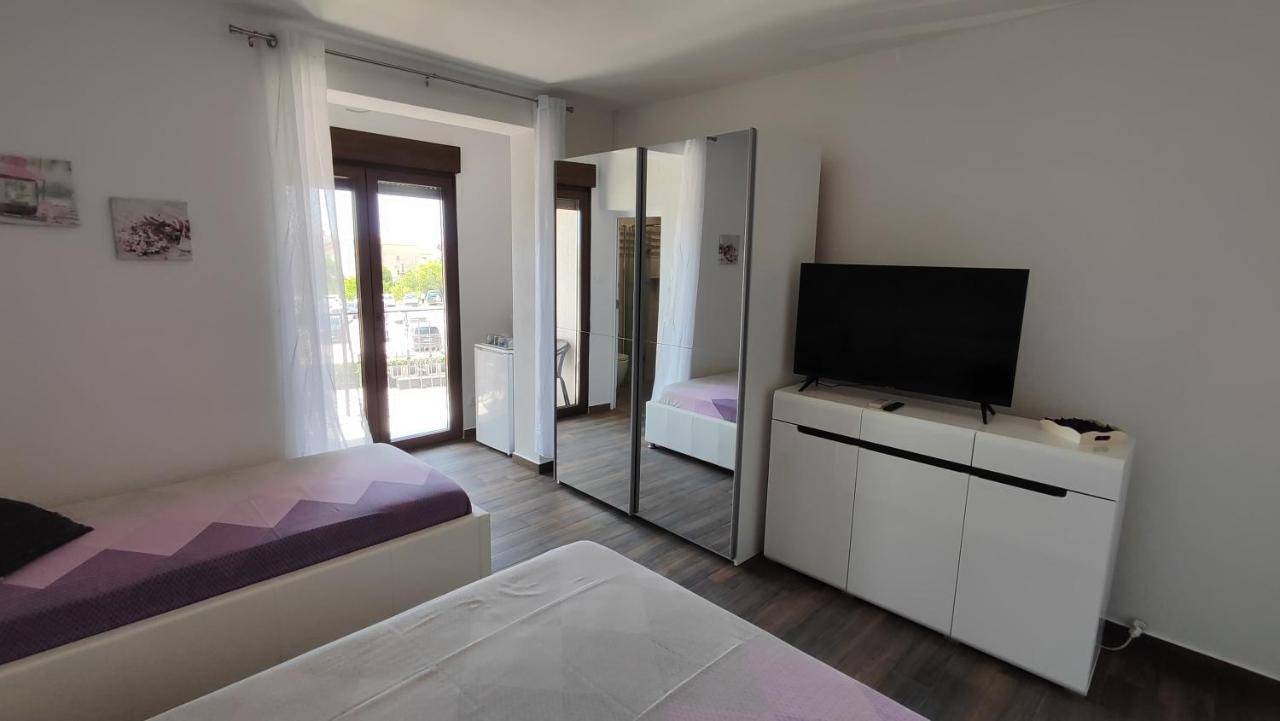 Viktor Rooms&Apartments Rovinj Buitenkant foto